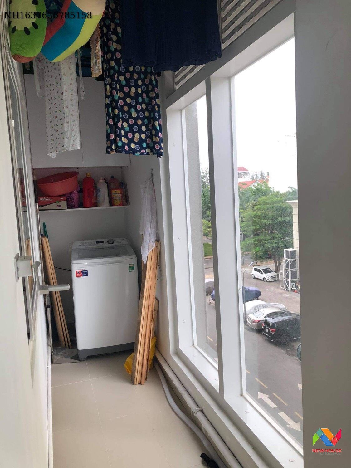 Một mẫu ban công tại Office Saigon Mia